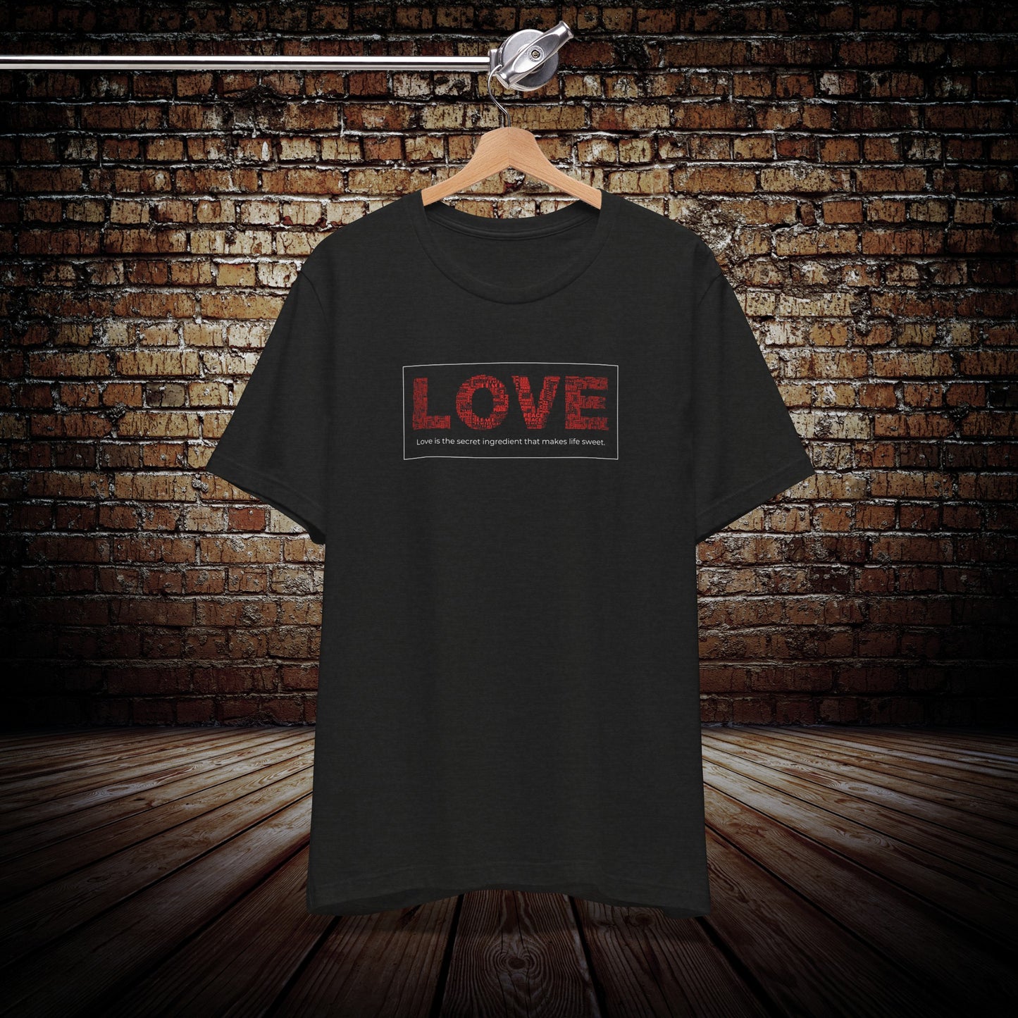 Love graphic Tee